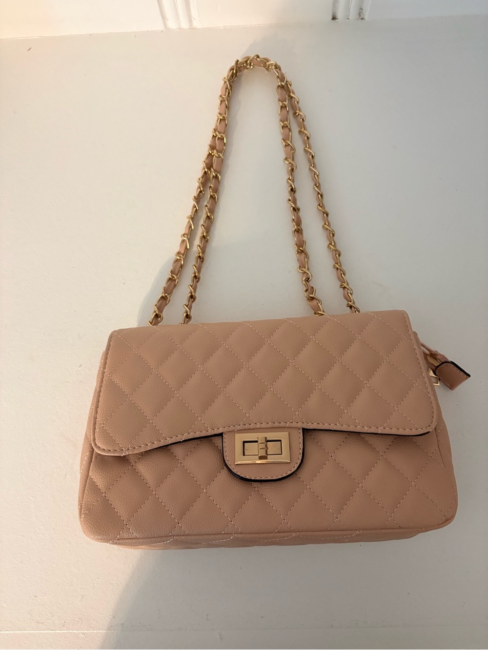 Quilted Chain Strap Shoulder Bag in Nude Pink